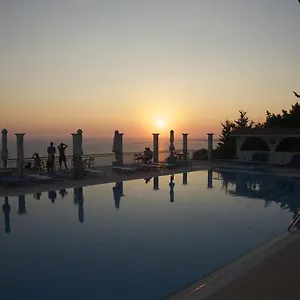 https://mouikis-sun-village.kefaloniahotels.net
