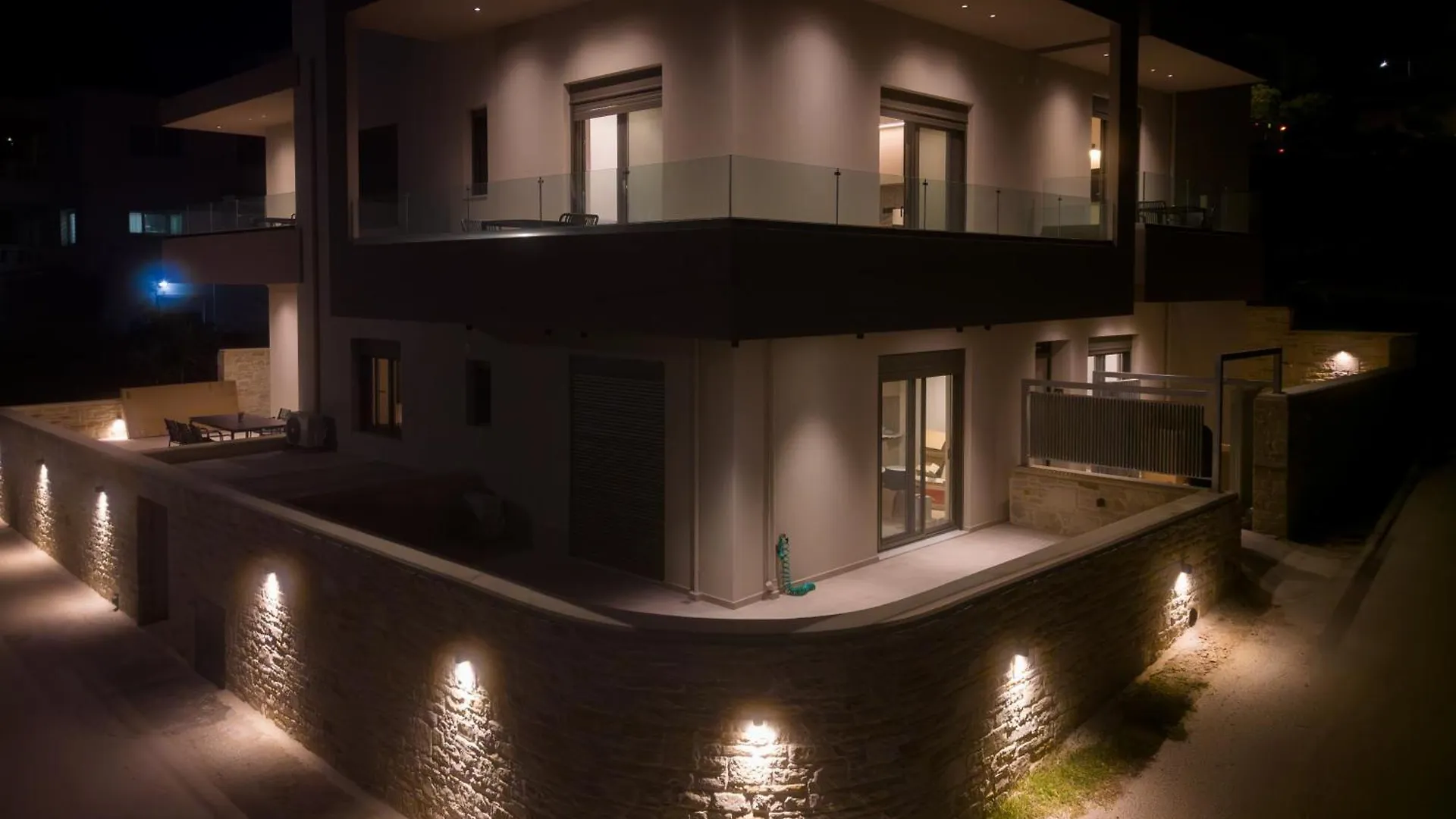 Dreta Suites contacts